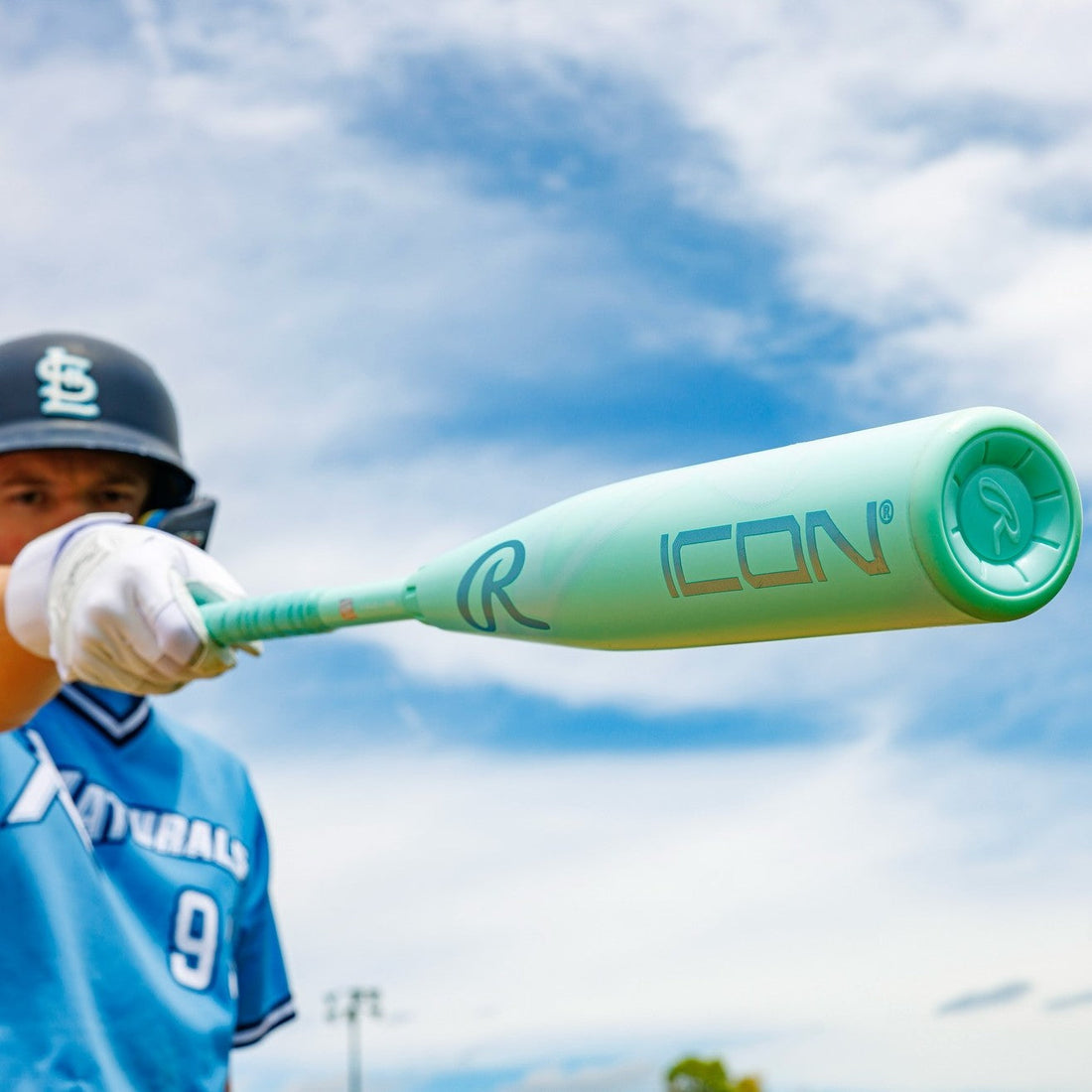Guide To Buying the Right Baseball or Softball Bat: Materials, Tech, and Performance Explained